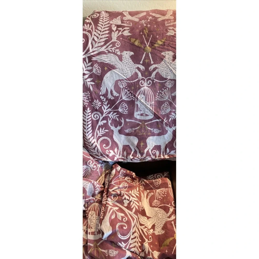 Pottery Barn Teen Harry Potter Magical Twin Duvet‎ Cover & Twin xl sheet set Red